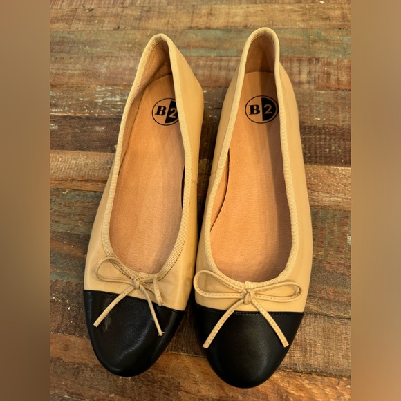 New, too small for me - Picture 1 of 1